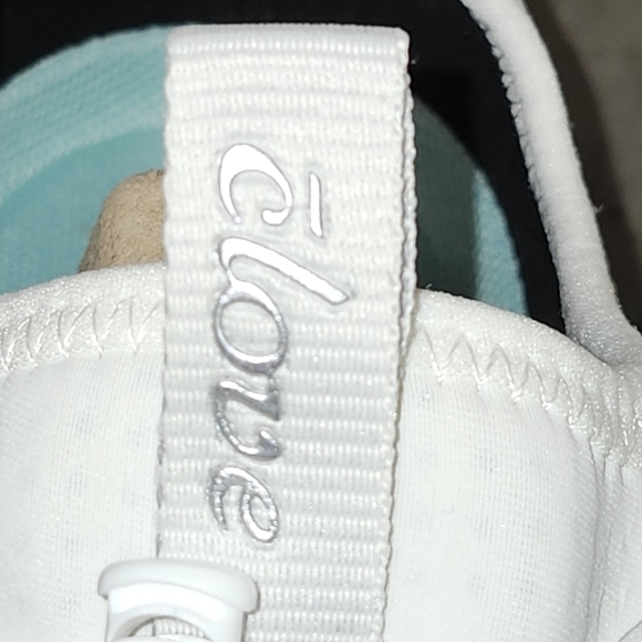 Clove Brilliant White Shoes Nursing Sneaker Fluid Resistant W 9.5 M 8.5 Unisex - Picture 11 of 11